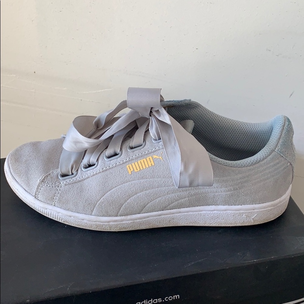 Puma Sneaker with Ribbon Lace